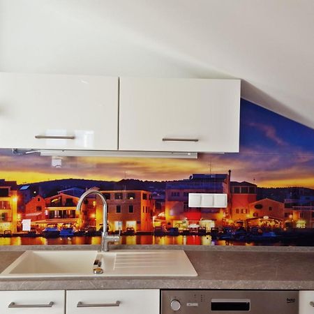 Apartments Luka Vodice Exteriör bild