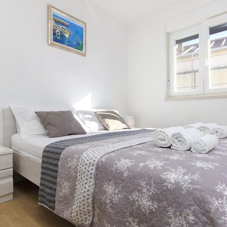 Apartments Luka Vodice Rum bild