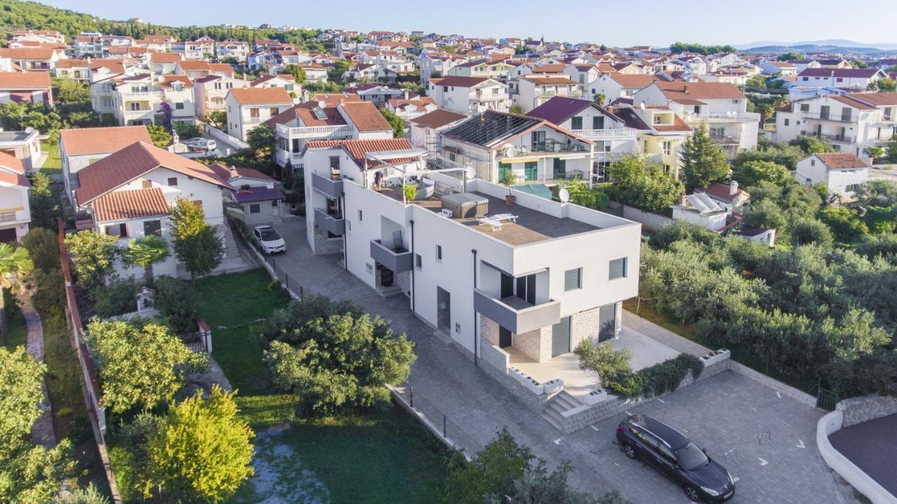 Apartments Luka Vodice Exteriör bild