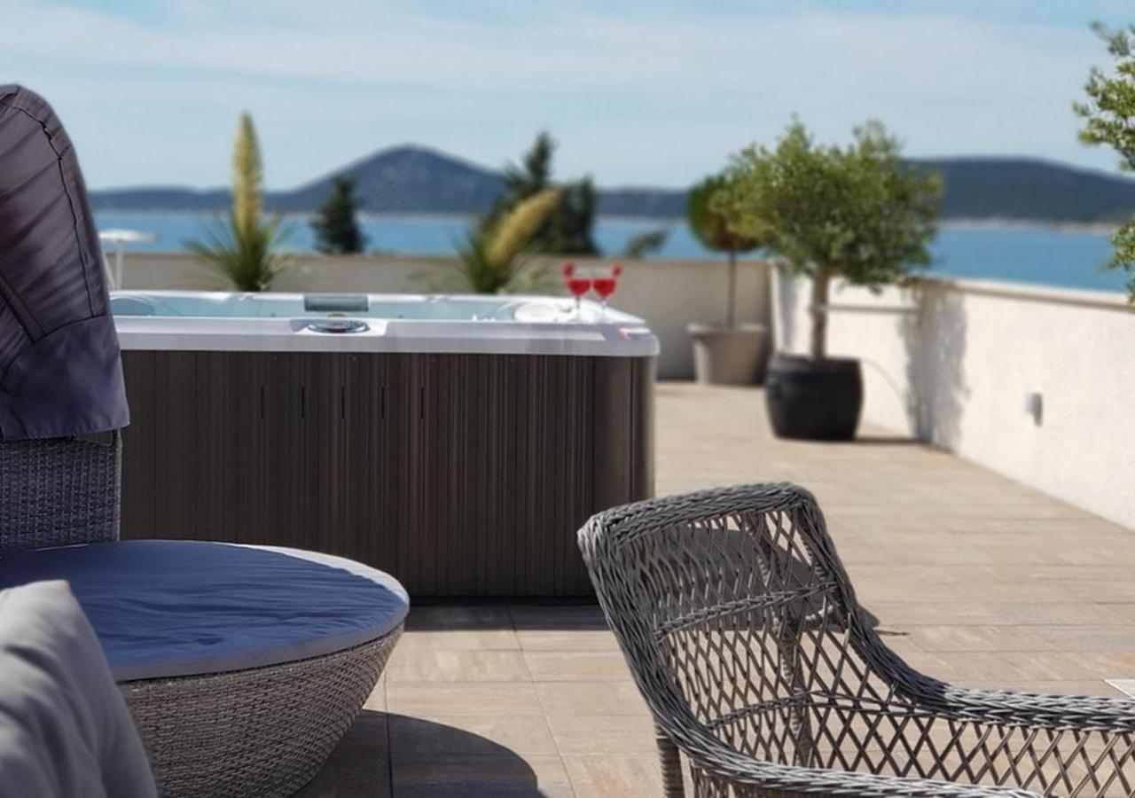 Apartments Luka Vodice Exteriör bild