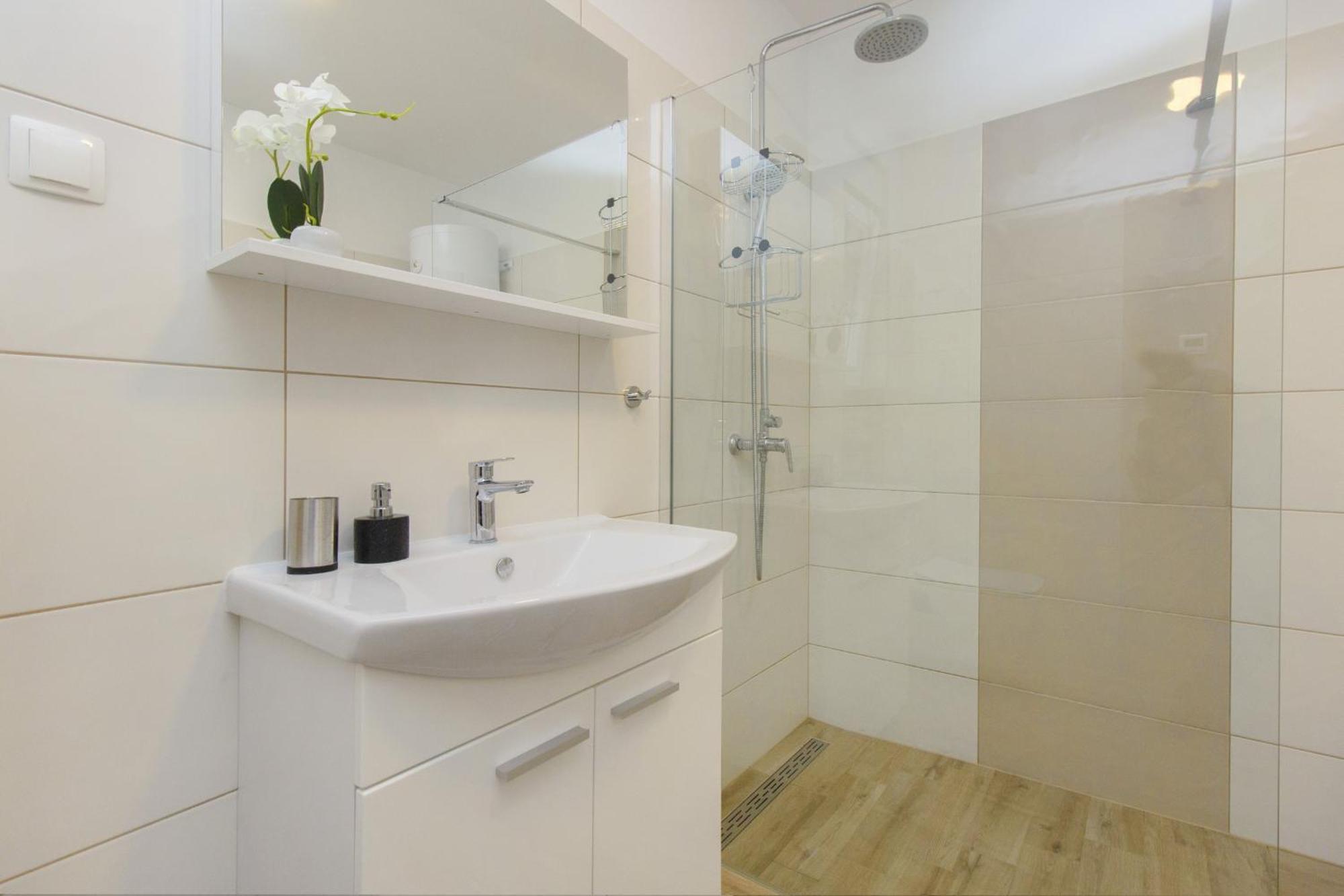 Apartments Luka Vodice Rum bild
