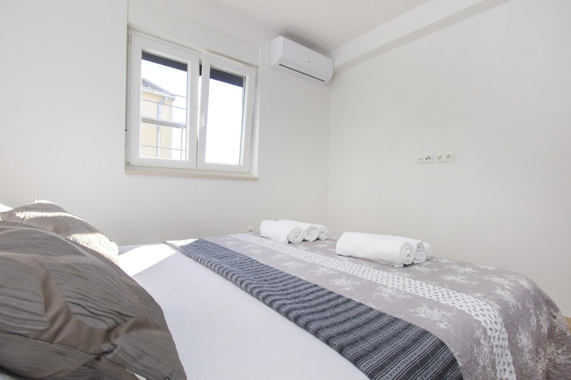 Apartments Luka Vodice Rum bild